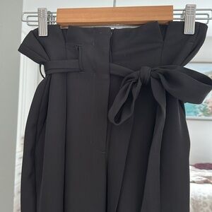 Express Black High-Waisted Trousers with Belt 6 Short